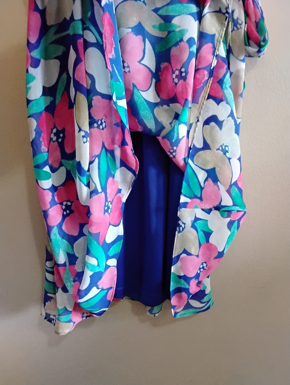 Calvin Klein Blue Floral Flutter Sleeve Dress with Tie Waist – Size 12 EUC - Picture 14 of 16